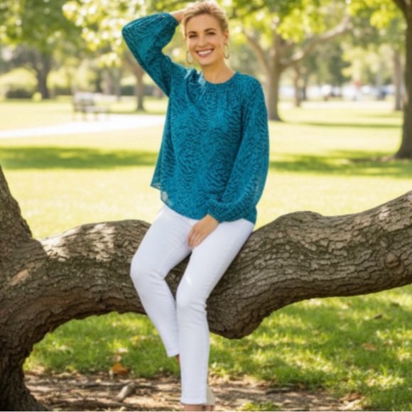 Lilly Pulitzer Tops - Lilly Pulitzer Caline Metallic Teal Bay Silk Swirl Clip Glitter Top